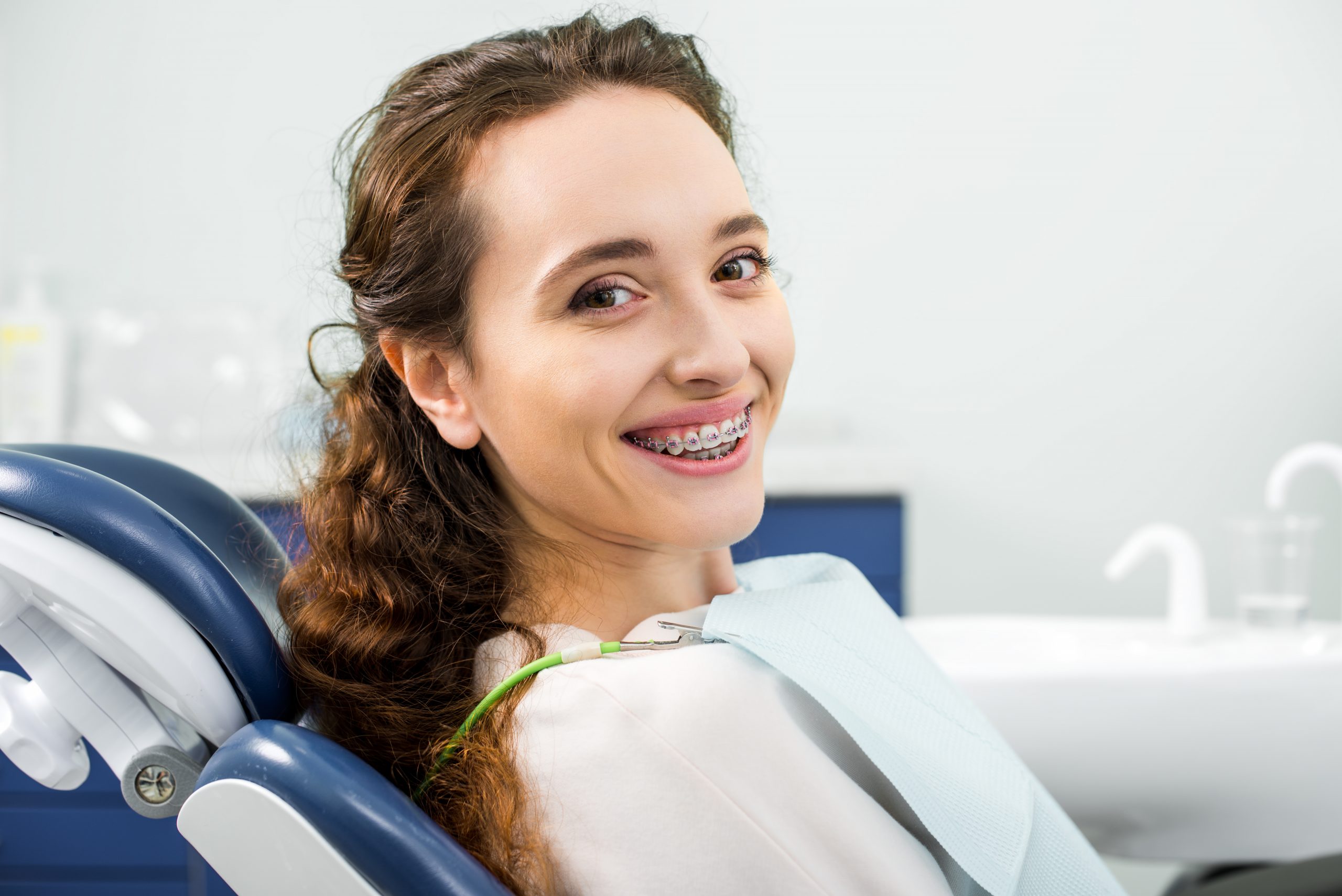 Ortodonti – Şeffaf Plak Tedavisi (Invisalign)